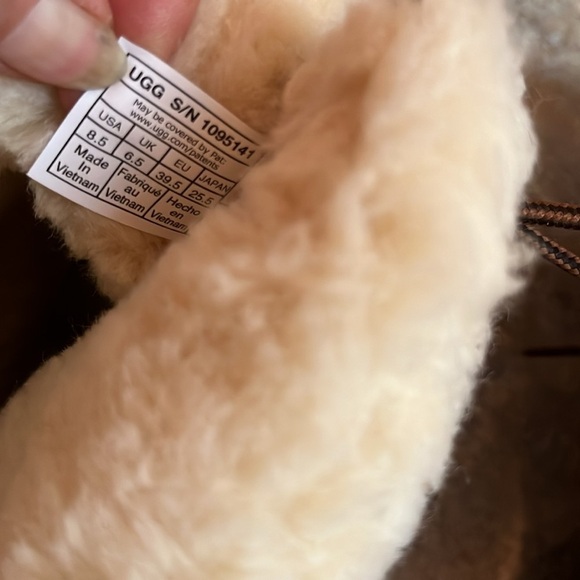 Ugg Adirondack lll Boots Size 8.5 NWT - Picture 11 of 15